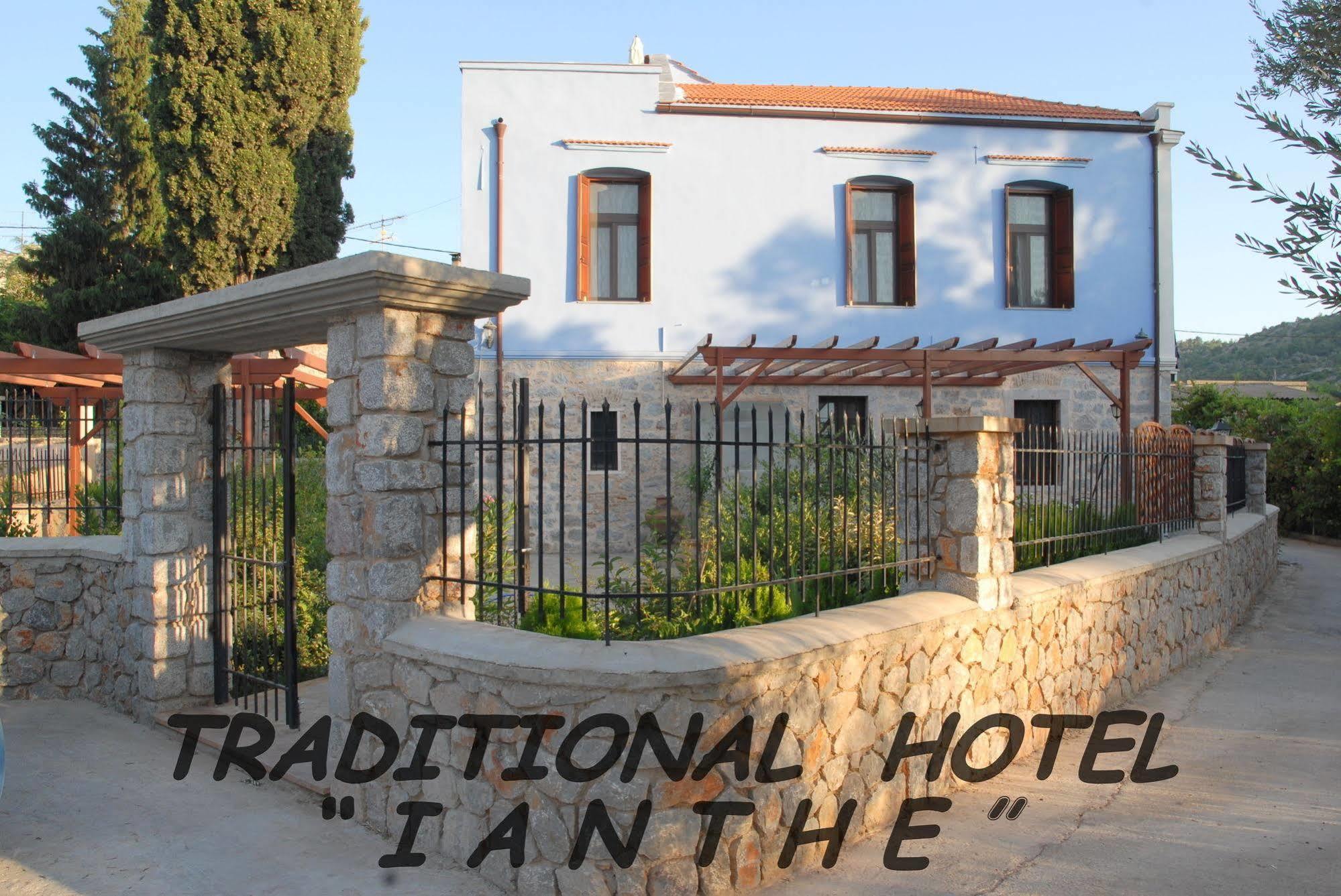 Traditional Hotel Ianthe Vésza Kültér fotó