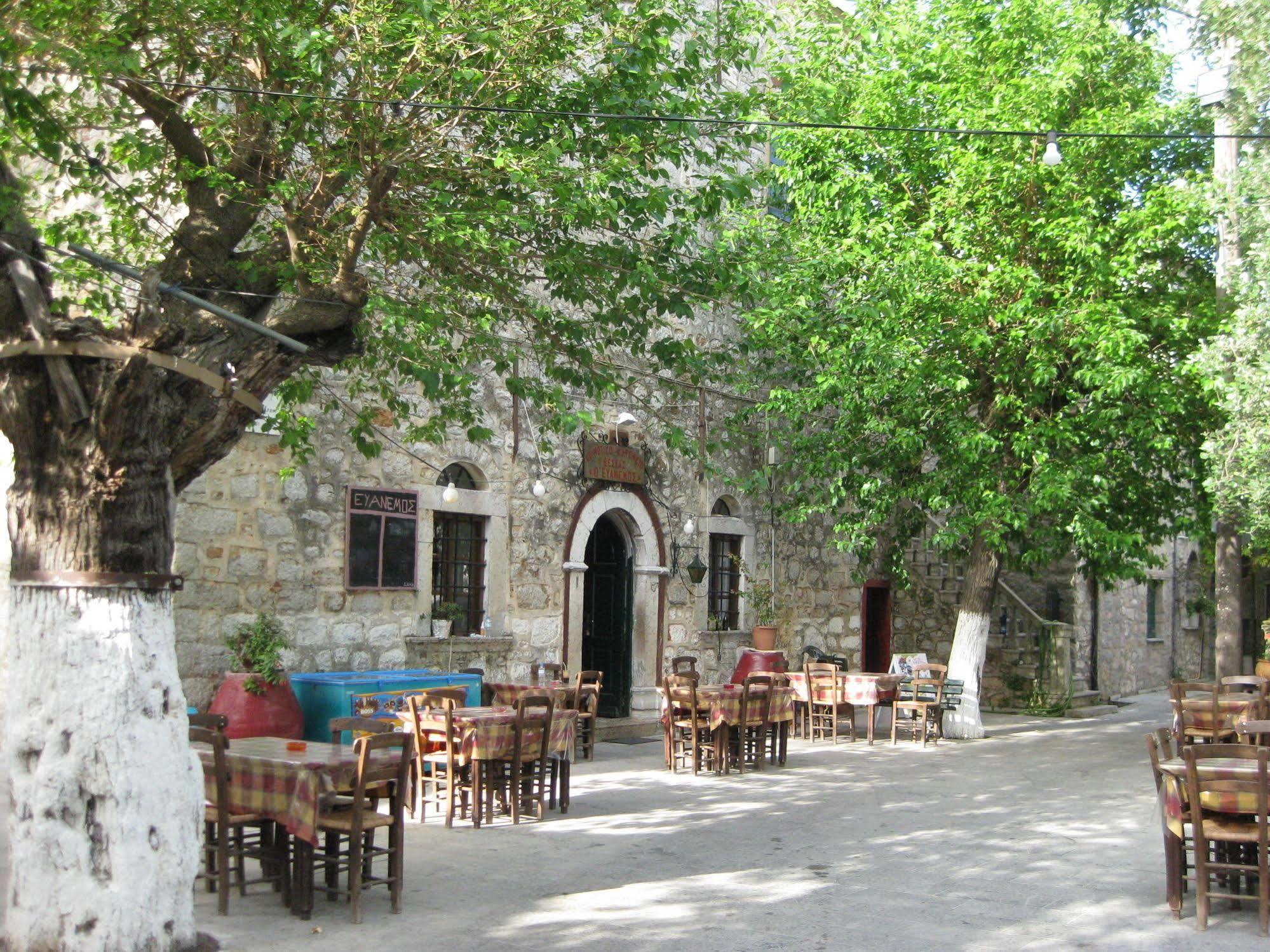 Traditional Hotel Ianthe Vésza Kültér fotó